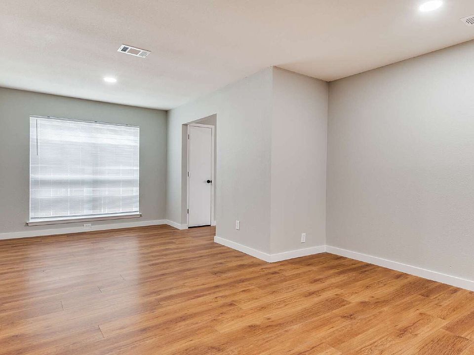 1st image of 614 Brian Dr