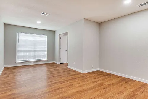 614 Brian Dr Photo 1