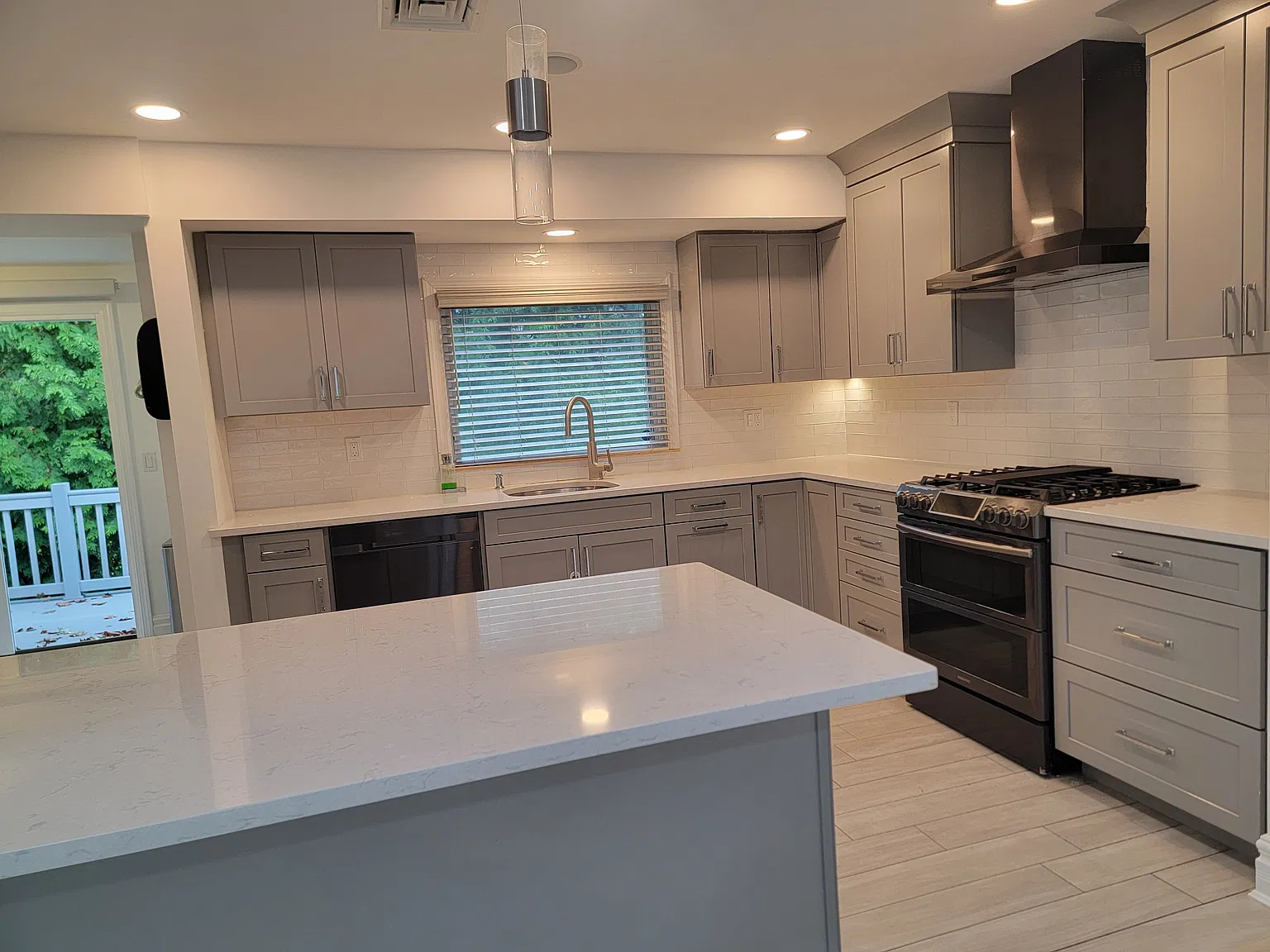6 bed, 2010 sqft, $7,500 — Photo 3