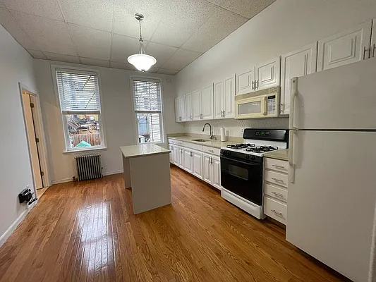 Rented by Ulas Real Estates Inc | media 1