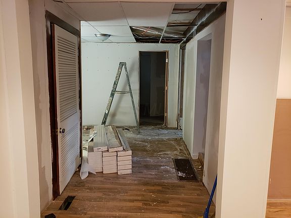 4th image of 544 Henry St
