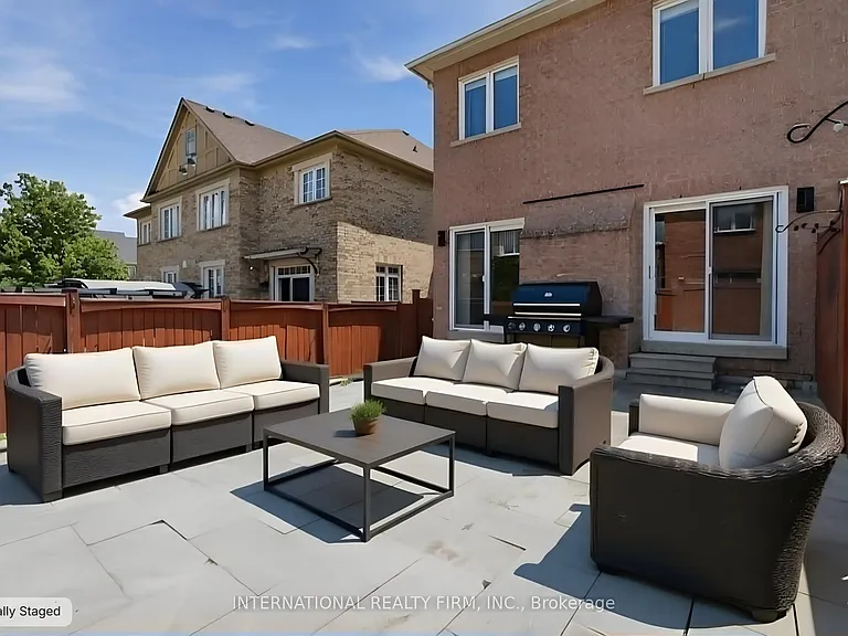 68 Old Orchard Cres — Photo 49