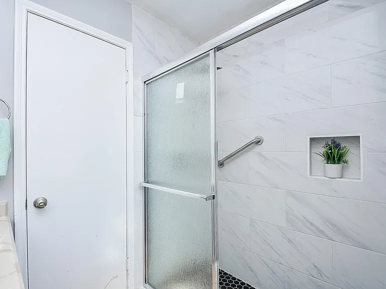 11414 Chariot Dr — Photo 14