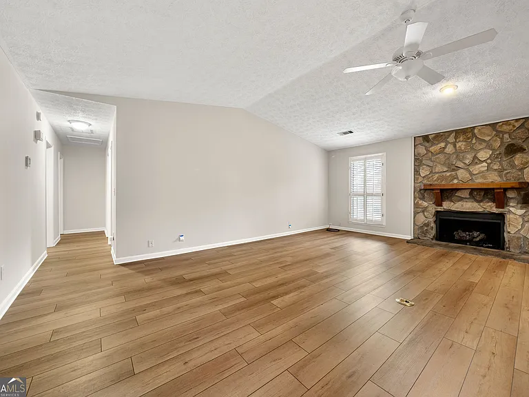 503 Waterwood Bnd — Photo 15
