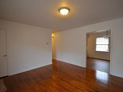 3rd image of 7642 Ireland Dr