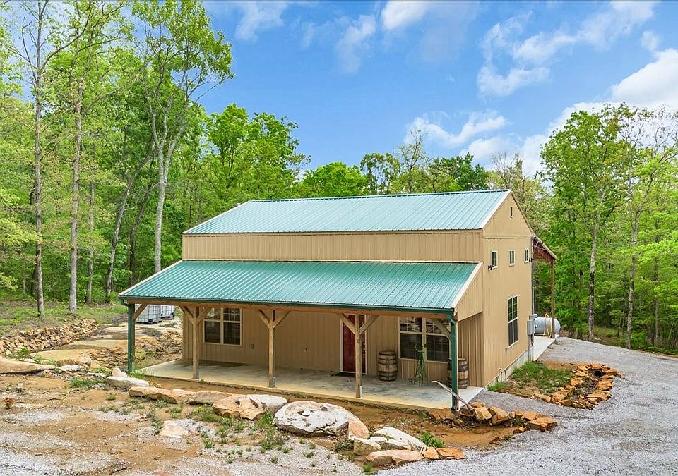 1st image of 886 Hunters Ridge Dr