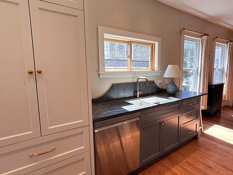 29 Sawyer St #1 — Photo 8