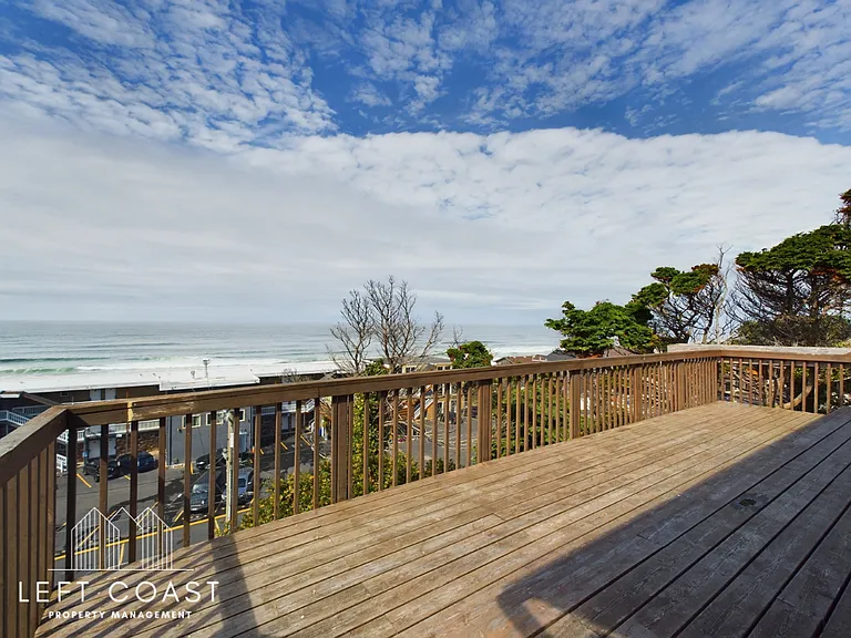 1033 NW Inlet Ave — Photo 48