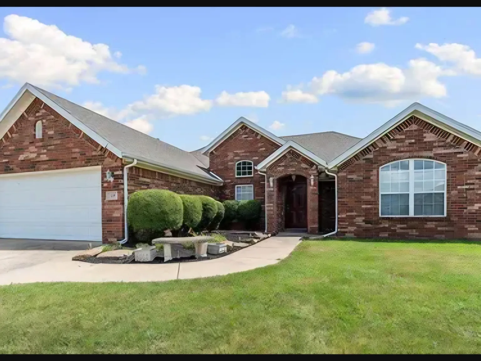 4 bed, 1740 sqft, $1,850 — Photo 2