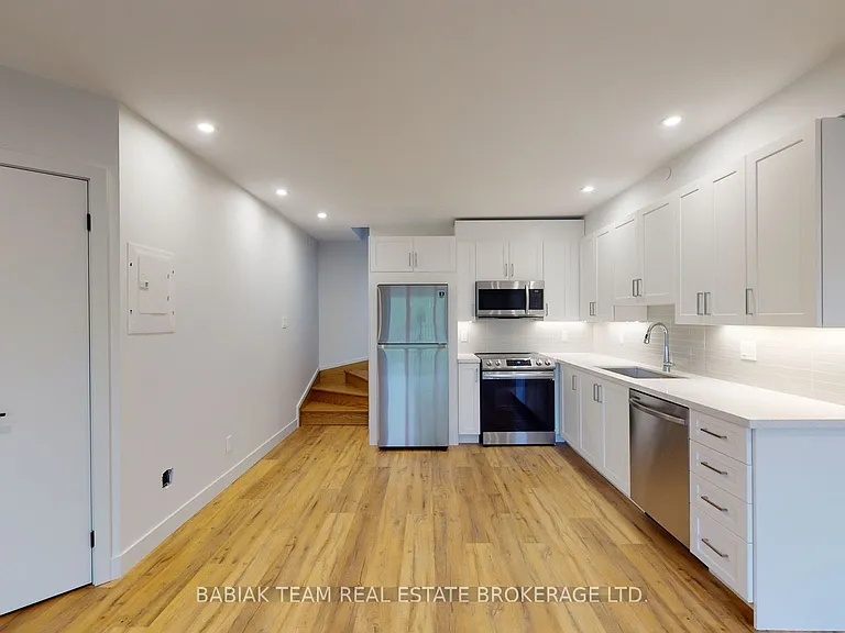 238 Jane St #302 — Photo 6