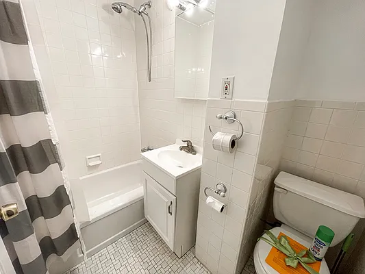 Rented by Highline Residential | media 6