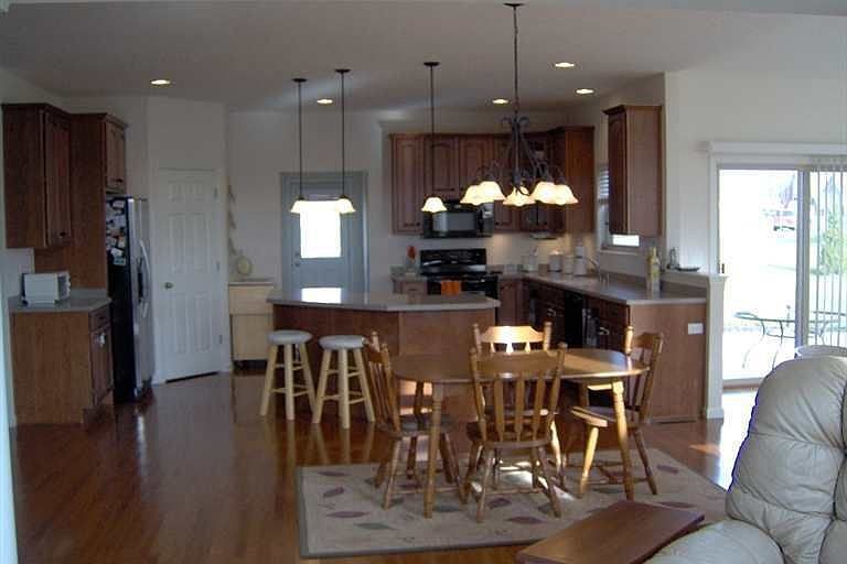2nd image of 5562 Creekside Meadows Dr