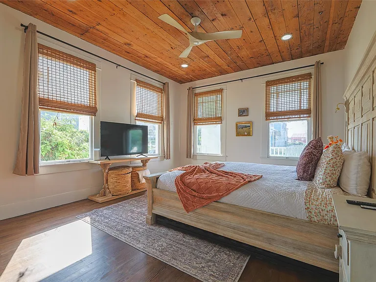 2912 Avenue R — Photo 20