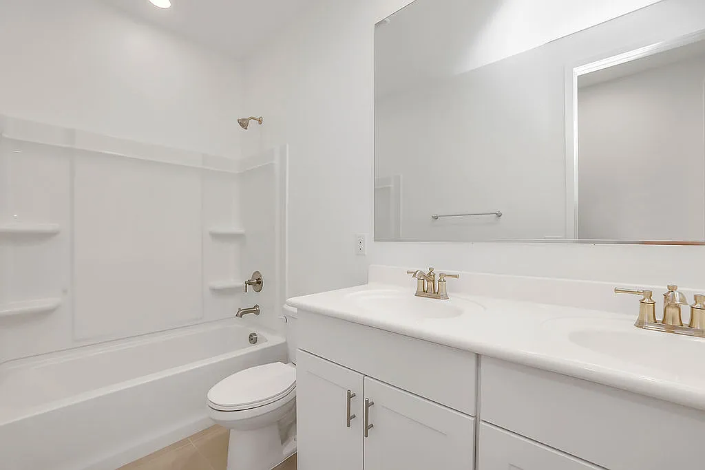 4 bed, 1810 sqft, $2,400 — Photo 3