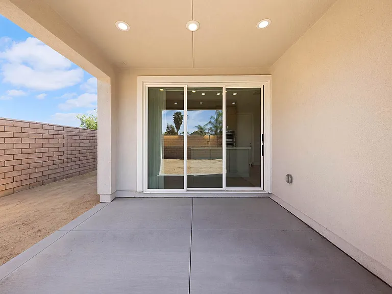 585 Patten Ave — Photo 19