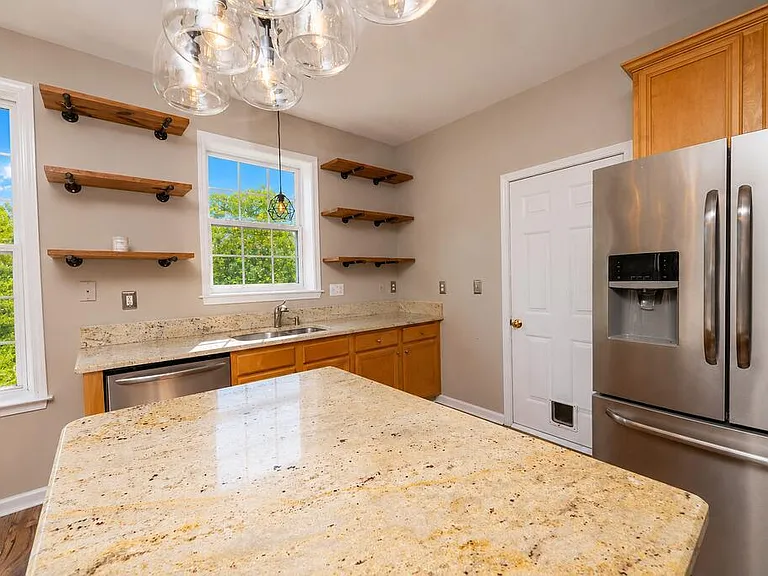 5803 Whisperwood Dr — Photo 11