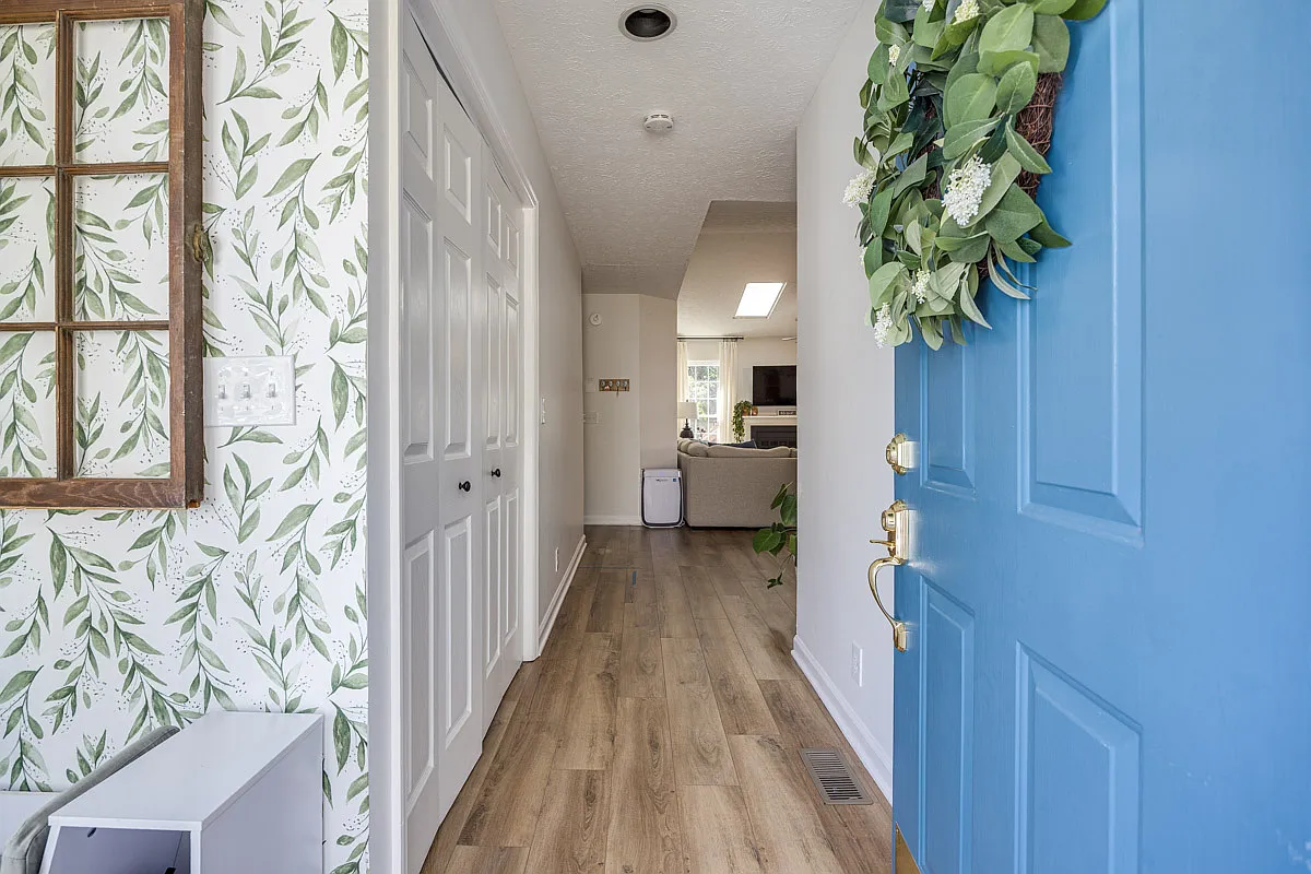 3 bed, 1332 sqft, $2,300 — Photo 3