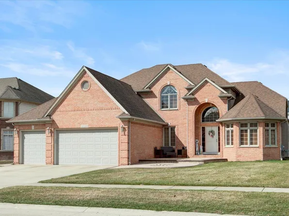 50569 Pinnacle Woods Ln, Macomb, MI 48042