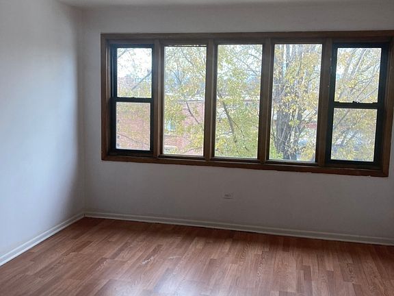 3rd image of 217 W 25th Pl #1