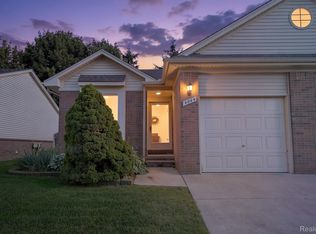 4044 Heatherwood Ct, Warren, MI 48092