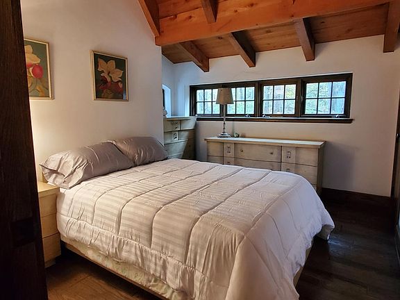 Bedroom, full size bed