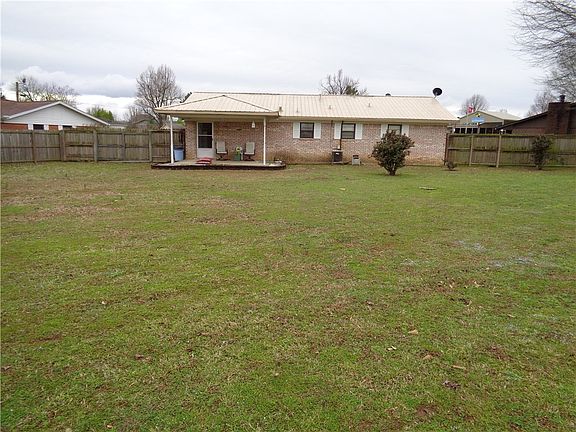 4th image of 104 Oak Ct