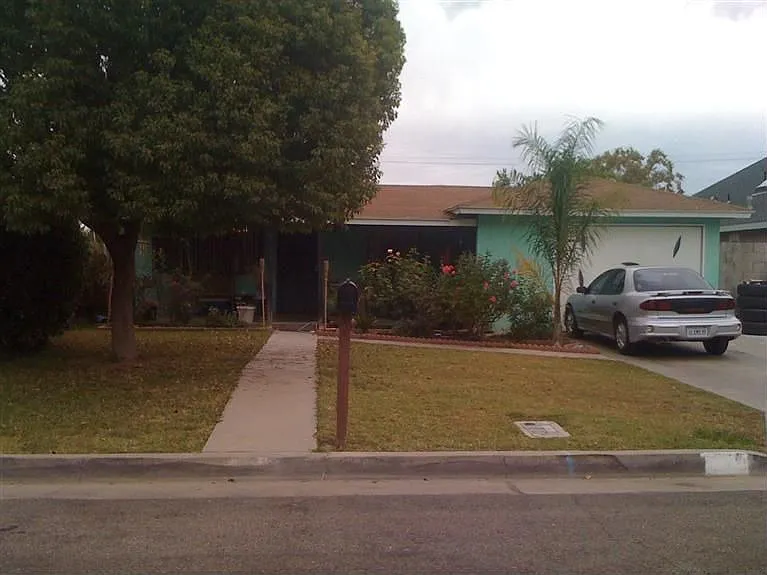 817 Columbia St photo 1