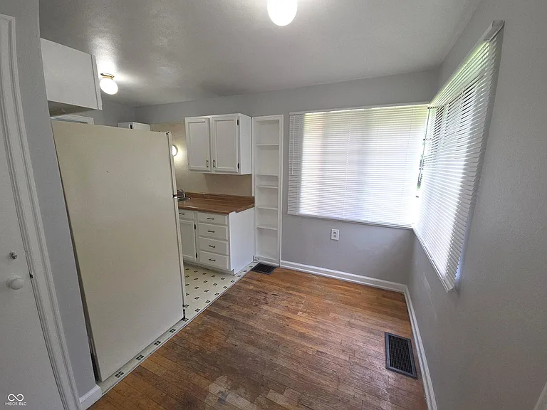 73 W Westfield Blvd — Photo 6