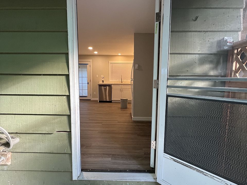 1st image of 3525 Sinclair Ave Unit B