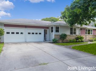 7482 Louise Ave, Jenison, MI 49428