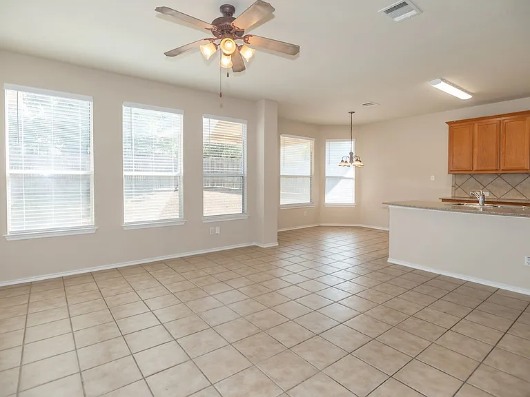 1612 Melissa Oaks Ln — Photo 13