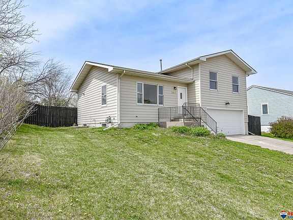 3rd image of 4017 NW 57th St