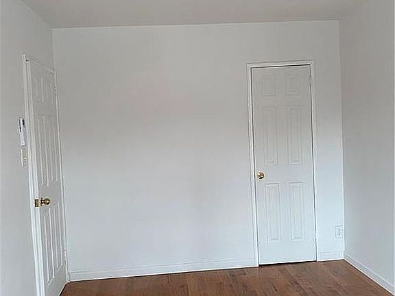 2nd image of 2464 Stuart St