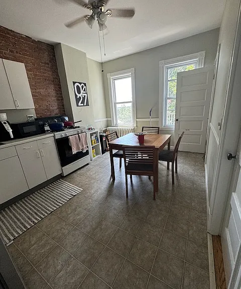 735 E 7th St #3 — Photo 4