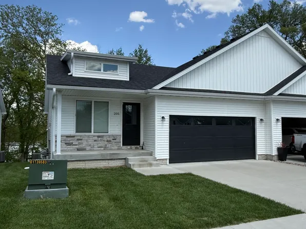 205 E Broadway St, Polk City, IA 50226