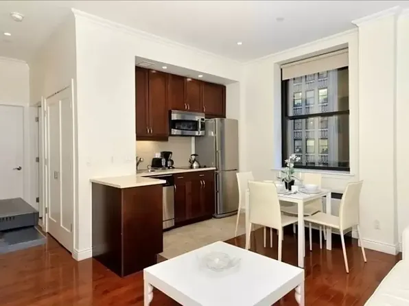 488 7th Avenue image 1 of 7