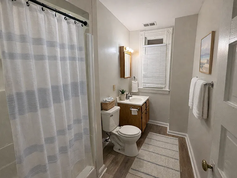 376 Park Ave — Photo 73
