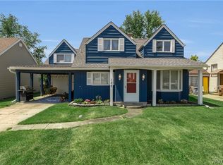 135 Gardenvale Dr, Cheektowaga, NY 14225