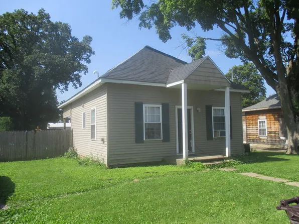 314 E Jackson St, Saybrook, IL 61770