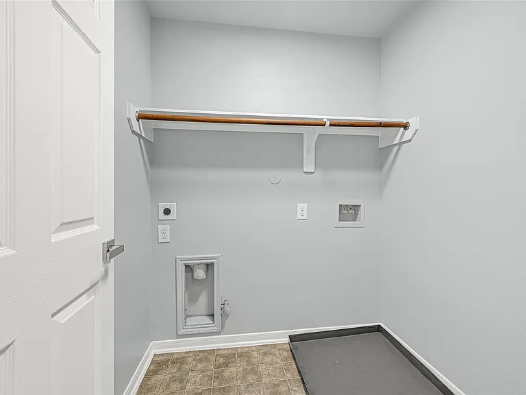 1827 Macondray Dr — Photo 21