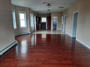 137 Ash St APT 3, Fall River, MA 02724