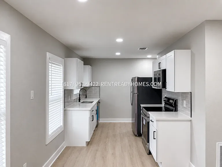 8112 Barkley St — Photo 3