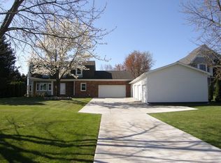 456 E Tienken Rd, Rochester Hills, MI 48306