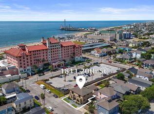 1811 20th St APT 3, Galveston, TX 77550