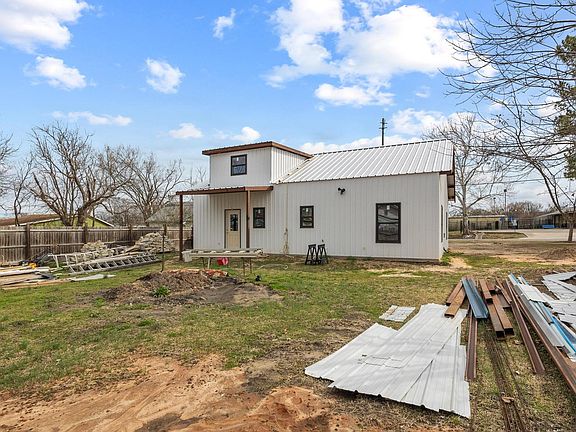 5th image of 204 S Main St