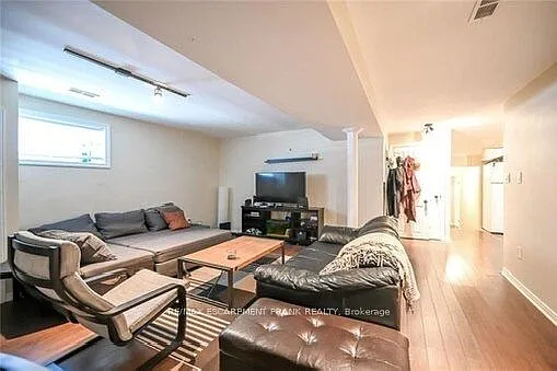 3 bed, $2,600 — Photo 4