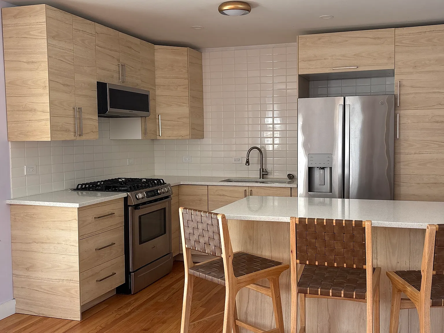 3 bed, 1100 sqft, $3,000 — Photo 4