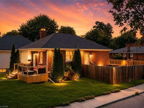47 Brucedale Ave E, Hamilton, ON L9A 1N1