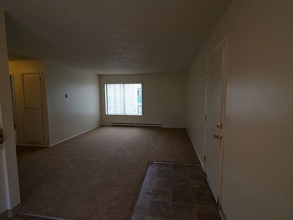 Living space. Spacious and clean!