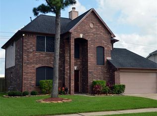 2926 Waterloo Rd, Pearland, TX 77581